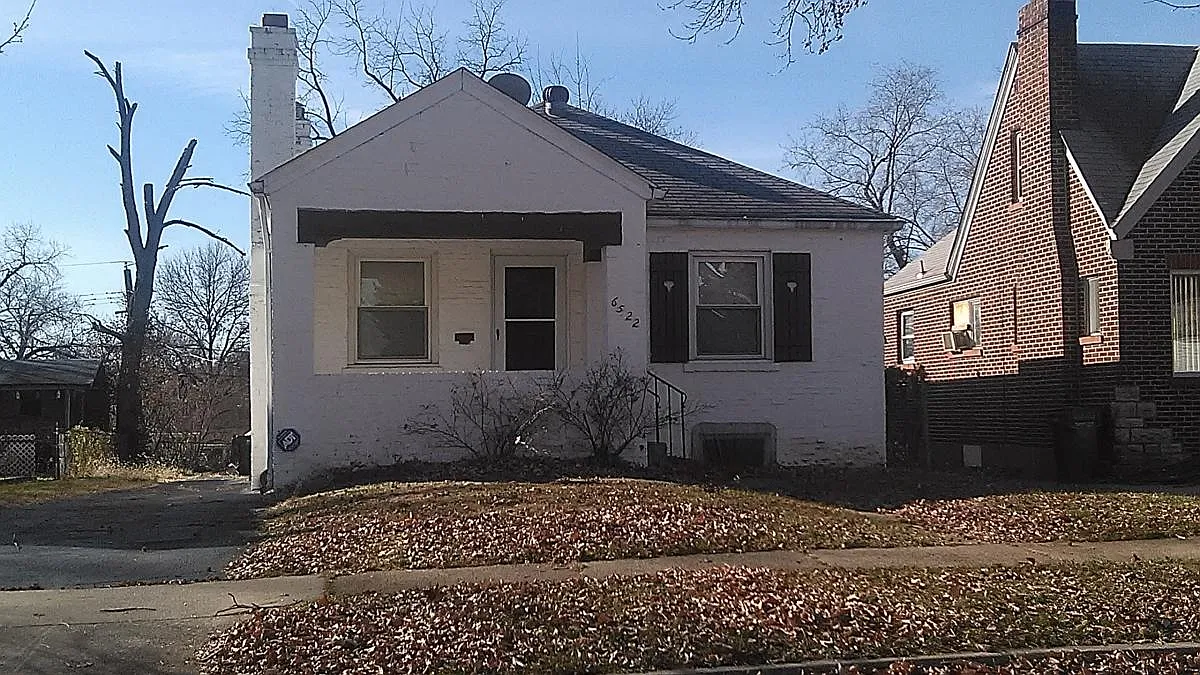 6522 Glenmore Ave photo 1