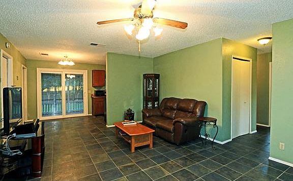 3rd image of 1109 Green Downs Dr