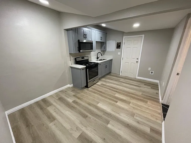 1451 W Holt Ave #5 — Photo 7