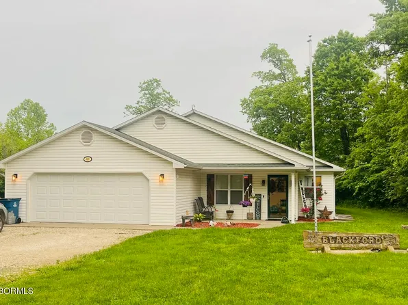 320 Honey Creek Dr, Linn, MO 65051