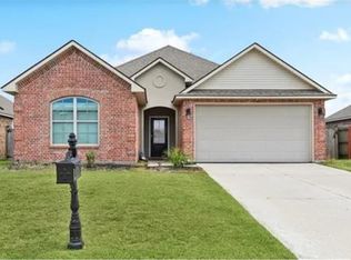 140 E Lake Ct, Slidell, LA 70461