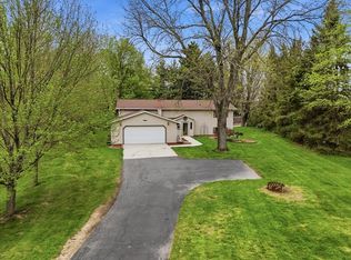2012 Rathert Rd, Cottage Grove, WI 53527