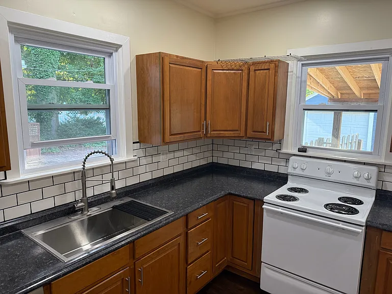 22 Weider St — Photo 14