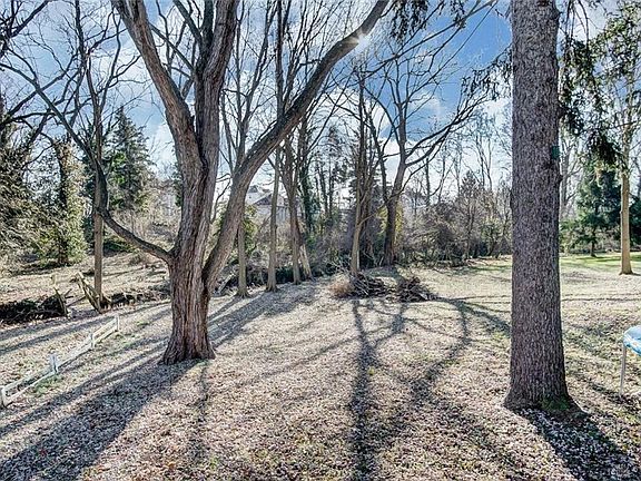 4th image of 120 Cedarlawn Dr