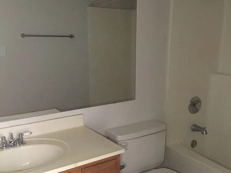 2402 W Earll Dr — Photo 5