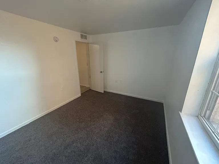 26 Library St #1B — Photo 6
