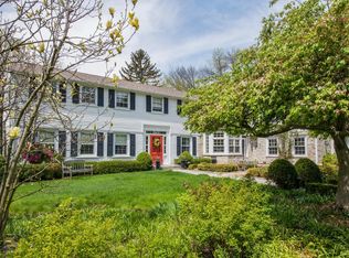 8033 N Gray Log Ln, Fox Pt, WI 53217