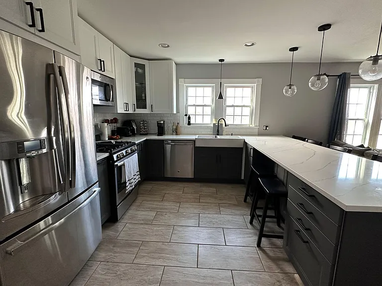 127 Abbott St #3 — Photo 2