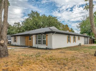 102 E Highland Dr, Irving, TX 75062