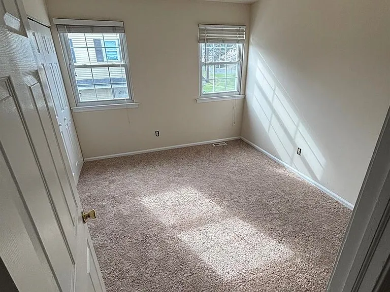 241 Washington Pl — Photo 14