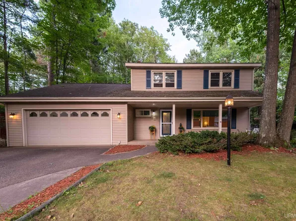 64 Elder Dr, Marquette, MI 49855