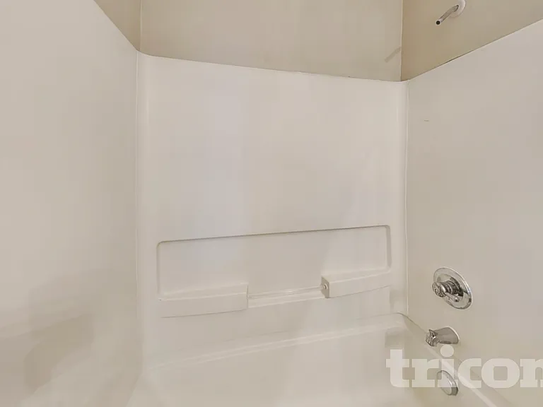 5727 Canterbury Run — Photo 13