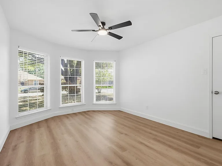 1140 W Hills Ter — Photo 1