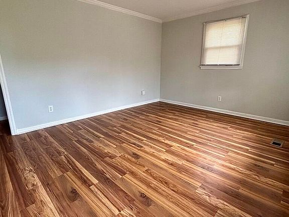 2nd image of 2602 Kirby St