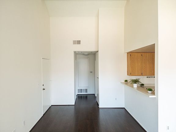 5th image of 801 Paularino Ave #D202