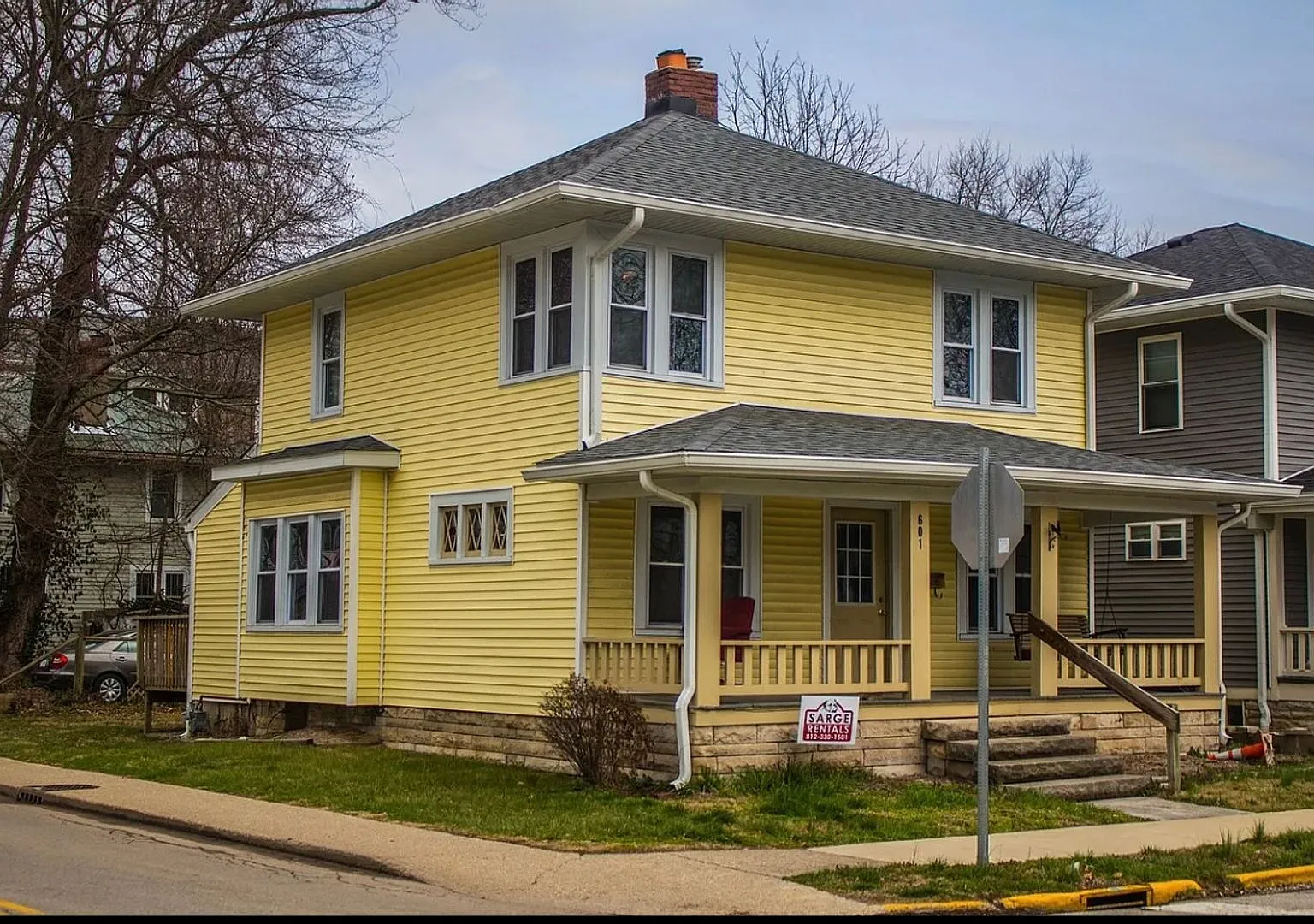 601 E University, Bloomington — Photo 1