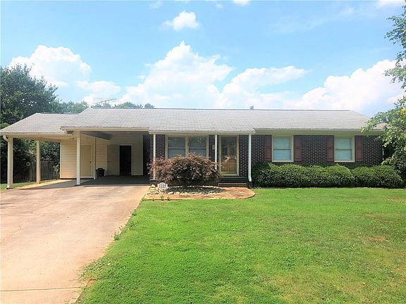 3rd image of 1127 Briarwood Dr