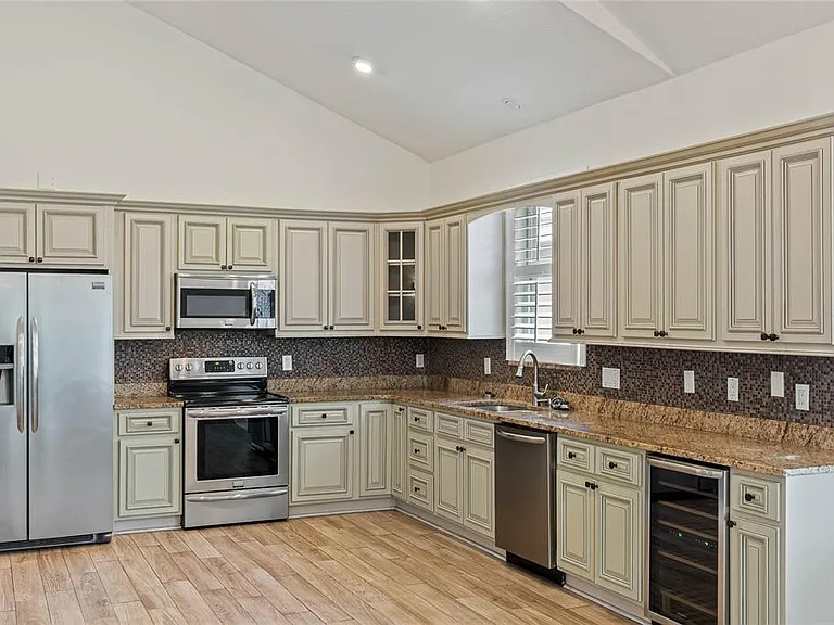 7284 Hawksnest Blvd — Photo 8