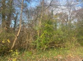Shoreline Cir, La Follette, TN 37766