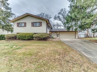 1715 Highland Blvd, Hoffman Estates, IL