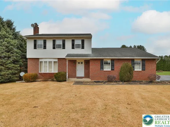 6962 Salinka Sq E, Bethlehem, PA 18017