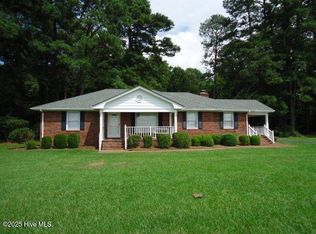 726 Firetower Rd, Elizabeth City, NC 27909