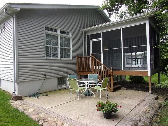 2nd image of 3010 S Wooddale Dr