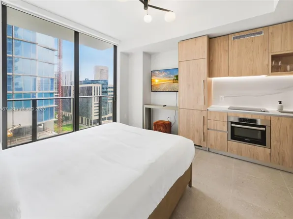 11 NE 6th St #1802, Miami, FL 33132
