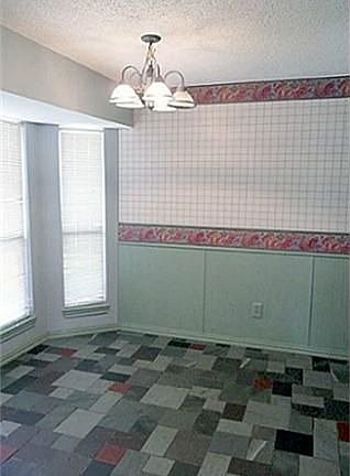 3rd image of 931 N Brookside Dr