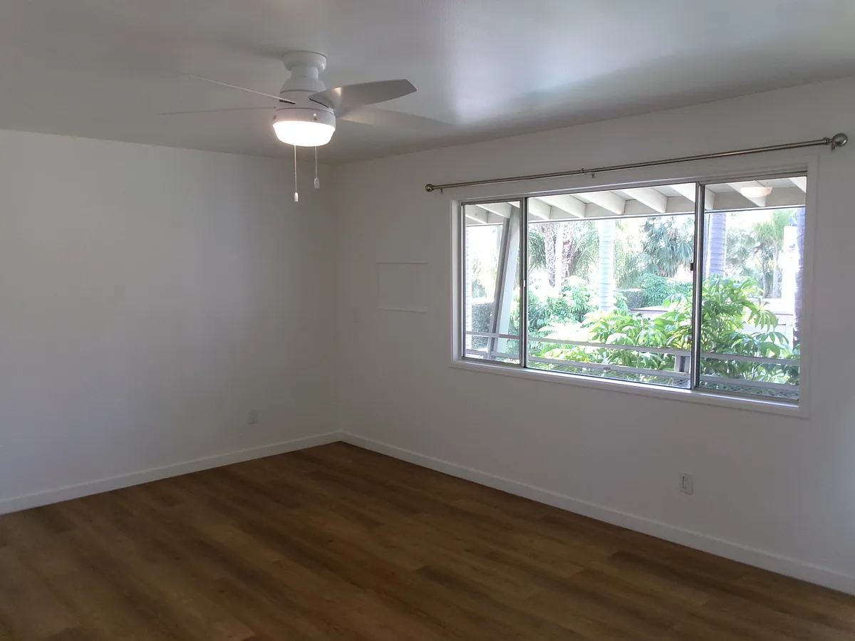 Building Photo - 303 Verano Dr #26