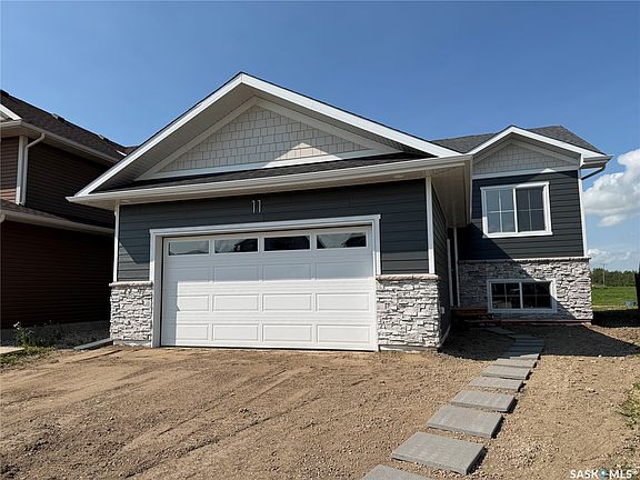 3rd image of 11 Aspen Place