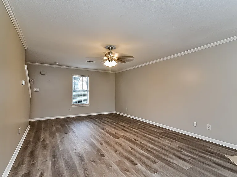 8419 Duval Ave — Photo 5