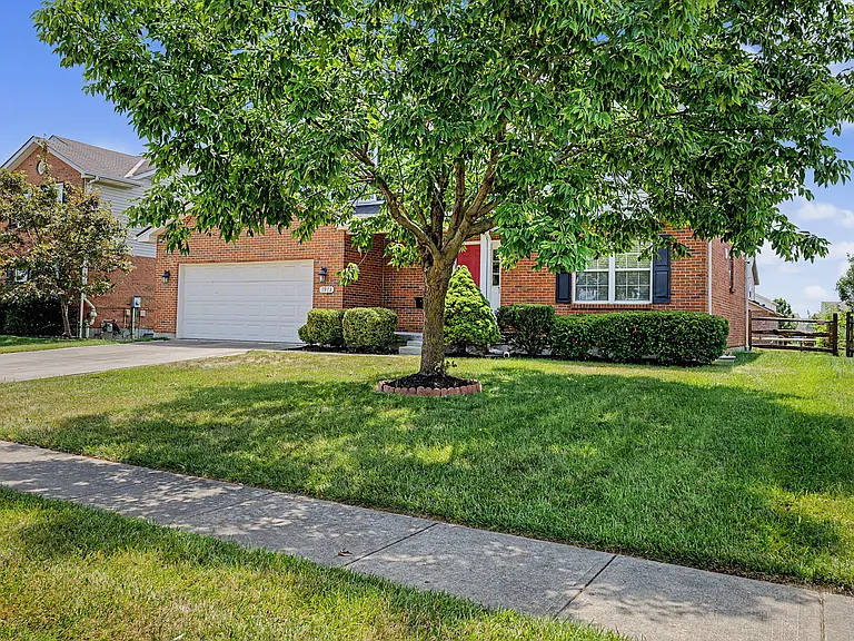 7973 Seabury Ct — Photo 51