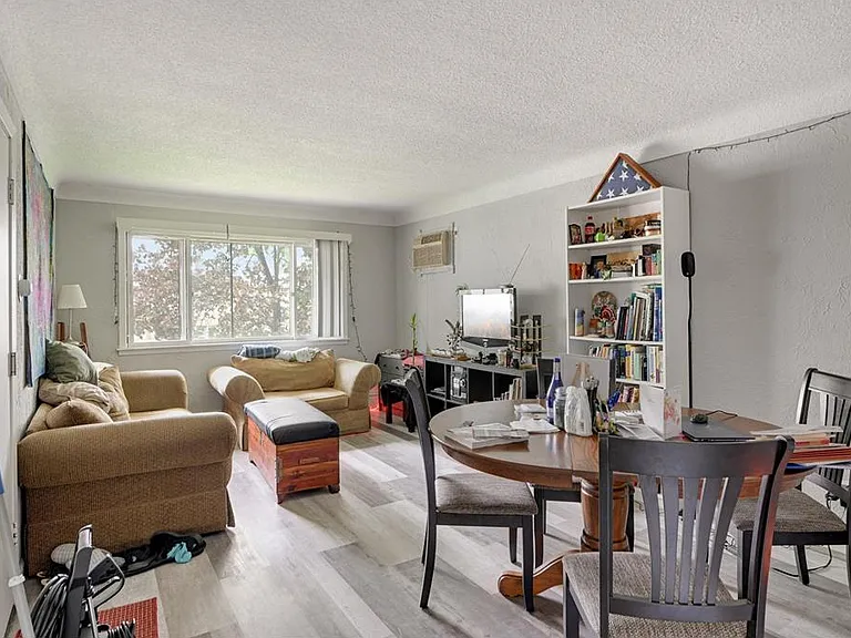 1659 10th Ave #3 — Photo 2