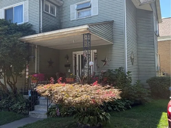 92 Walnut St, Natrona Heights, PA 15065