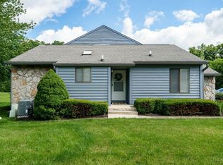 1085 Kensington Ln, Cincinnati, OH