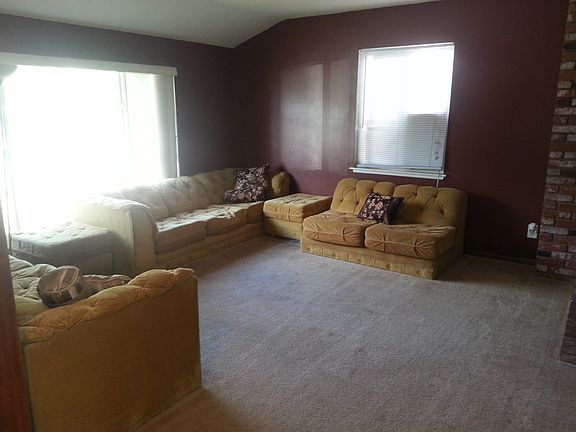 3rd image of 1189 E 39th St