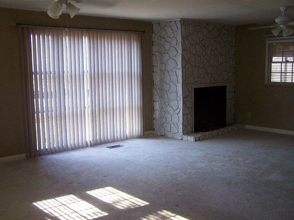 2nd image of 315 Clairmont Dr