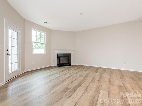 5th image of 2713 Sawbridge Ln