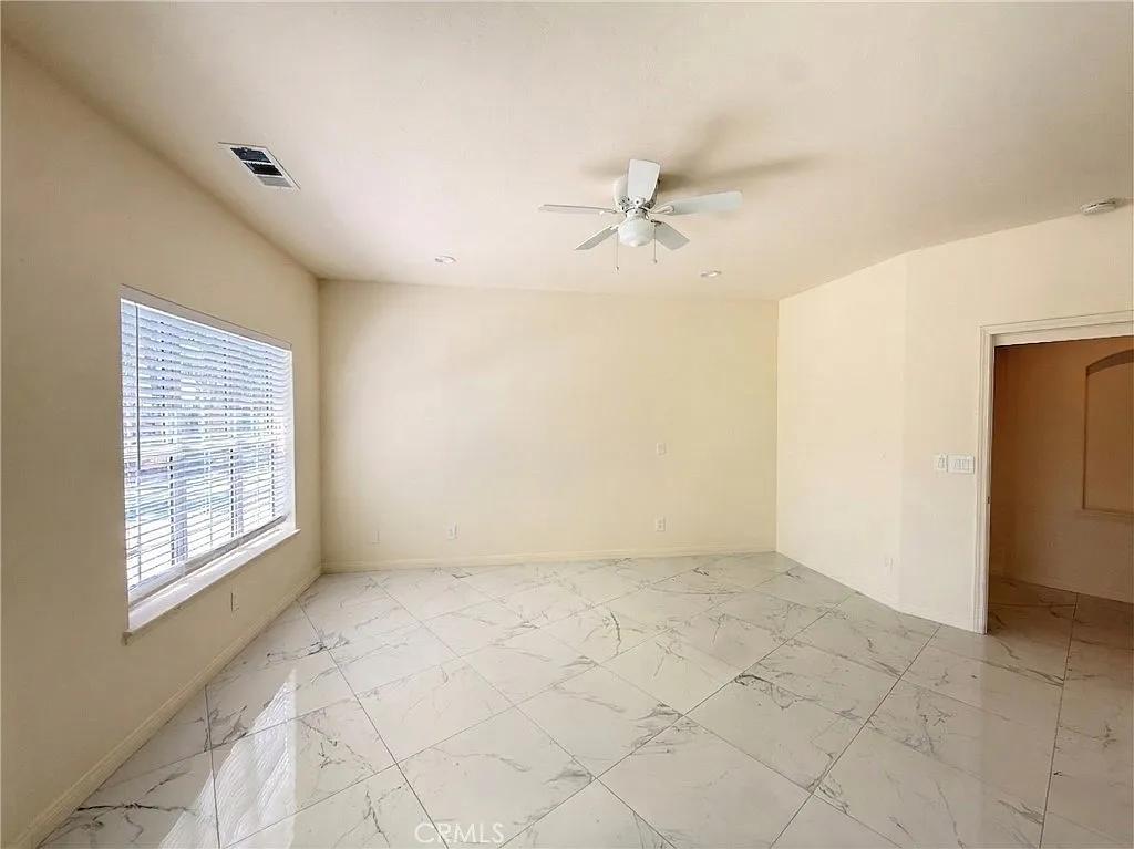 4 bed, 4.5 bath, 3098 sqft, $5,500 — Photo 3