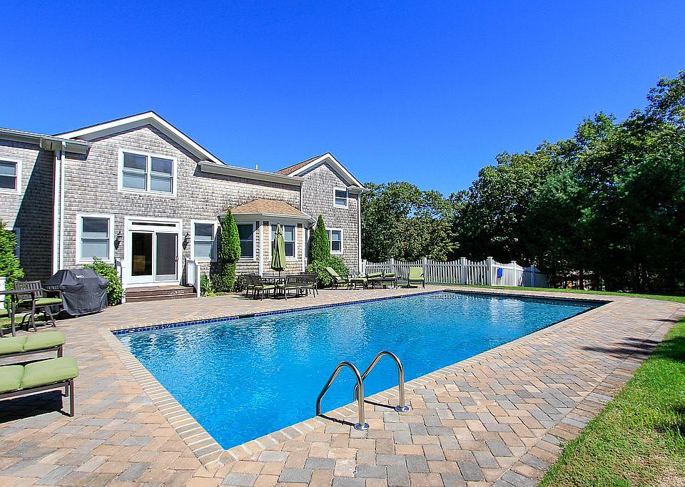 1st image of 48 Woodthrush Ln