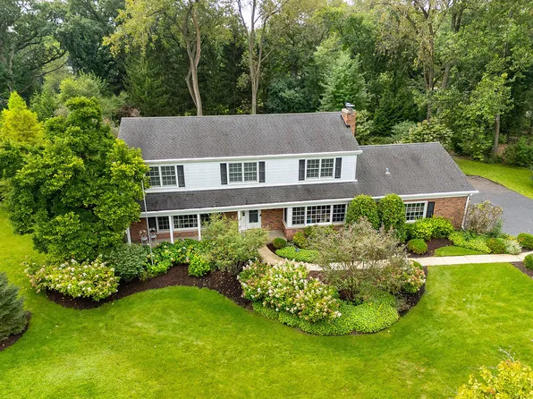 1931 Farm Rd, Lake Forest, IL 60045