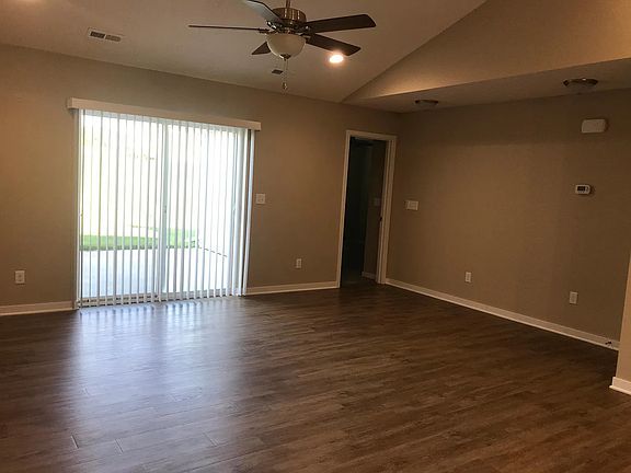 5th image of 1070 Augusta Dr #1070
