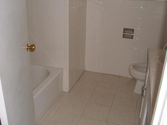 4th image of 3217 Oak Timber Dr