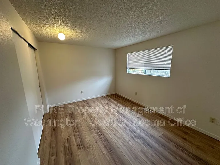 1727 45th Ave SW — Photo 10