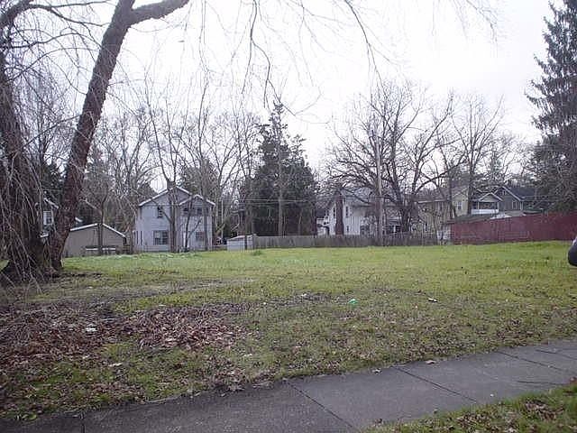 1st image of 2555 Mount Vernon Ave