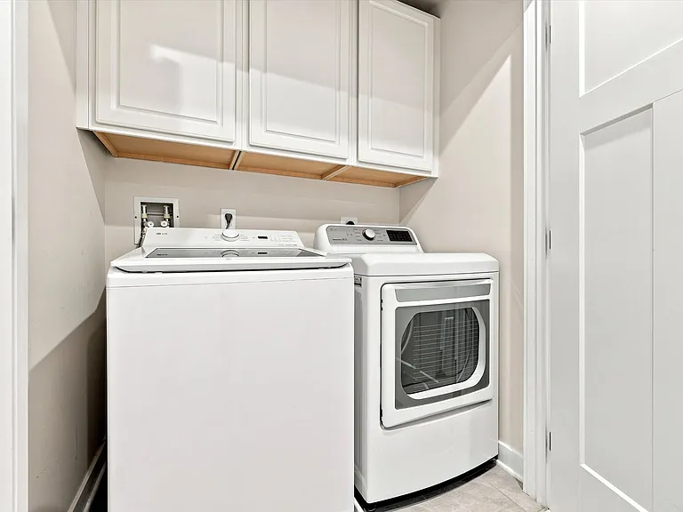 523 E Union St — Photo 23