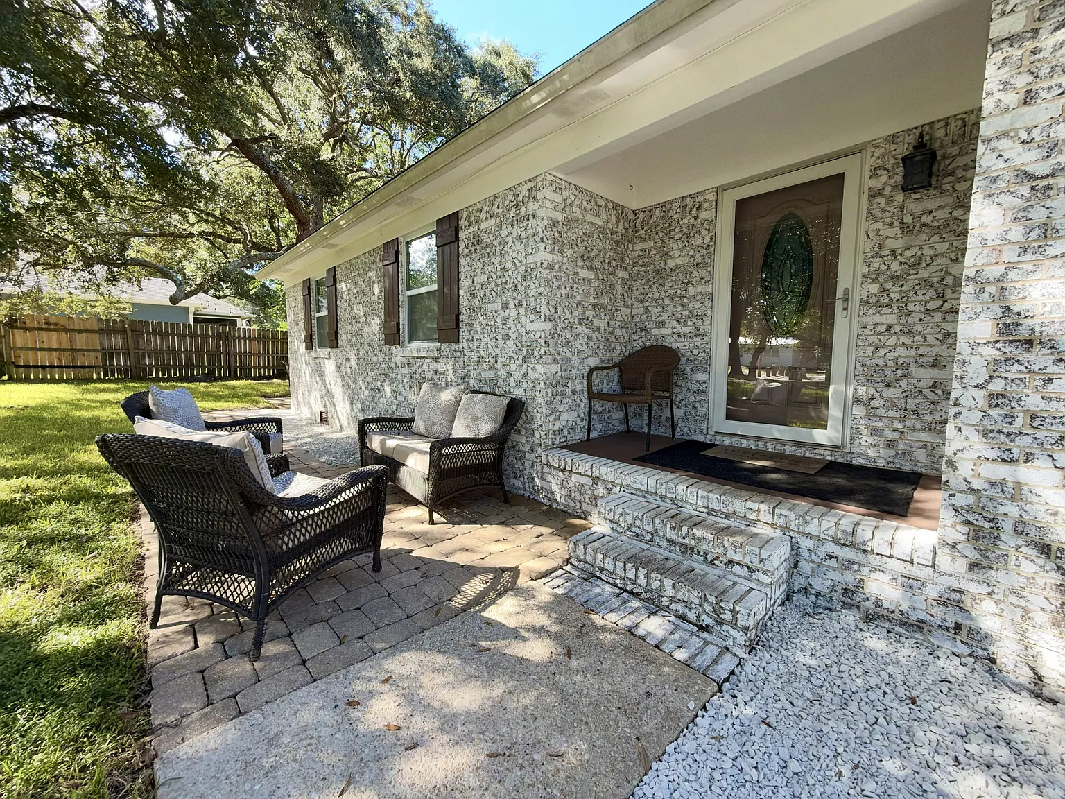 5 bed, 1675 sqft, $3,100 — Photo 3