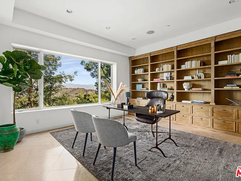 14435 Mulholland Dr — Photo 17