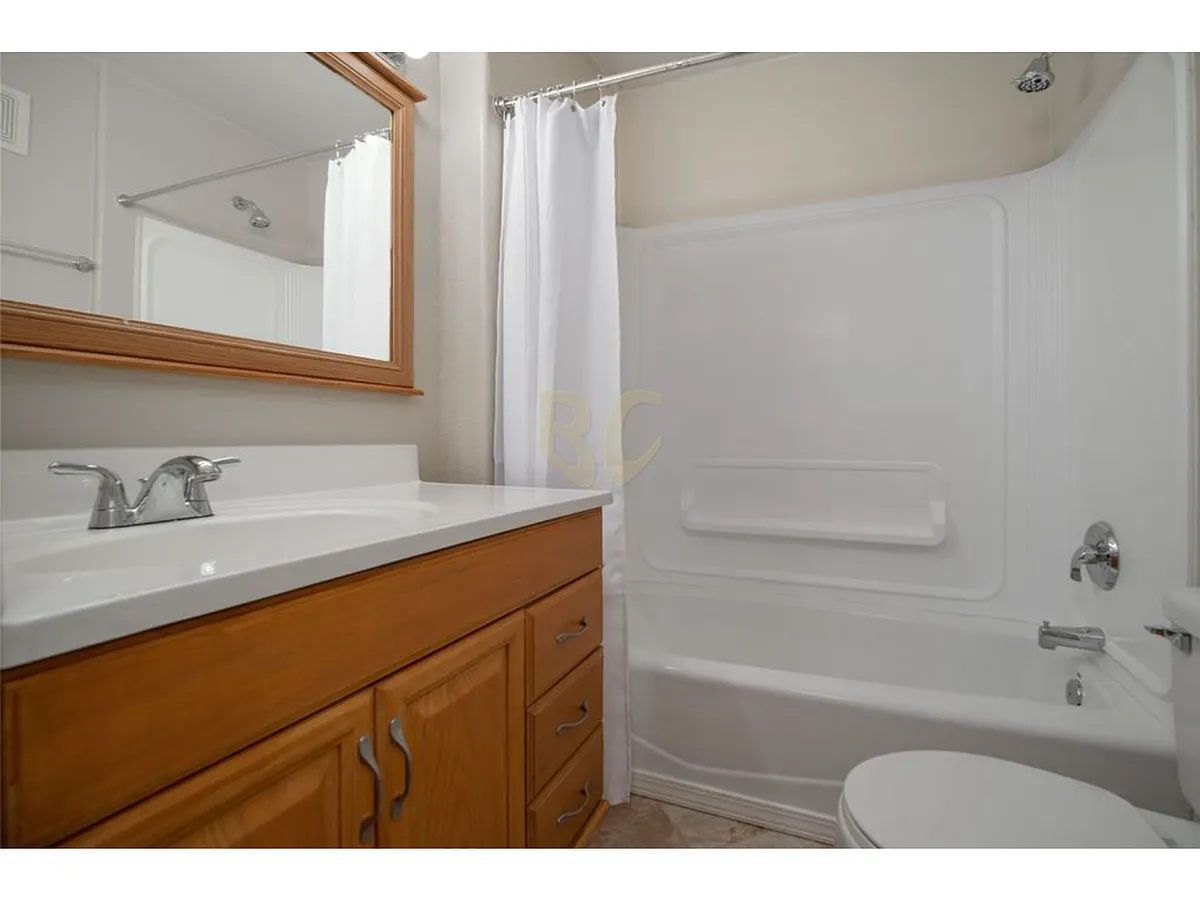 Building Photo - 918 Osage Ave #B